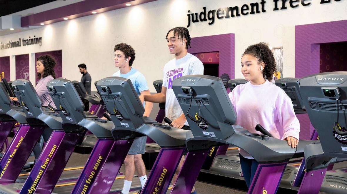 Fitness Gyms Offer Free Summer Workout Program for Teens